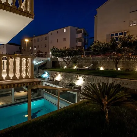 アパート Solis *